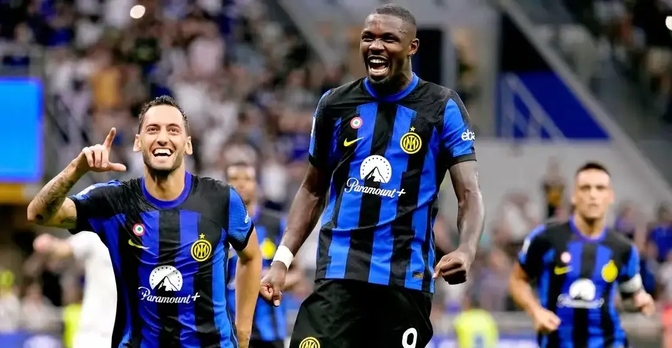 kpl投注网站 -风云突变!罗马冲刺阶段外线爆发,意甲版图或变,媒体盛赞,轮换策略成焦点(赛罗的终极战斗)